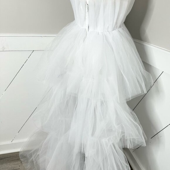 FASHION NOVA WHITE TULLE DRESS- PRELOVED- MEDIUM - Picture 7 of 9